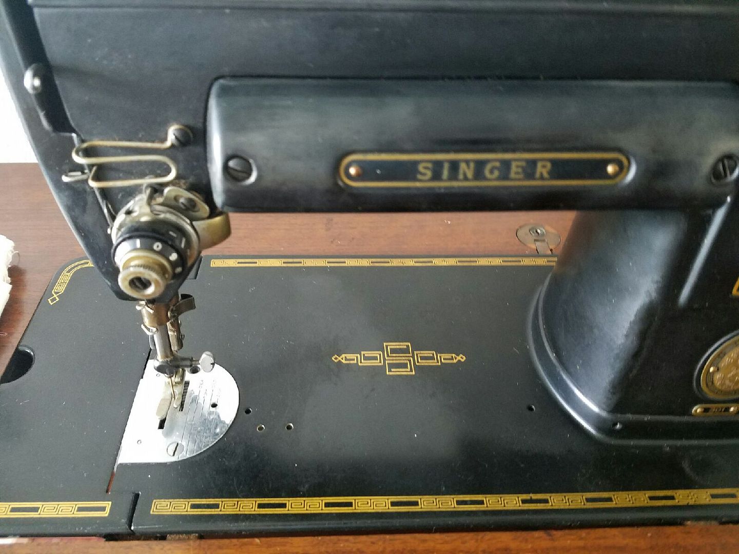 VINTAGE 1950's SINGER 301 BLACK SEWING MACHINE W , FOOT/KNEE