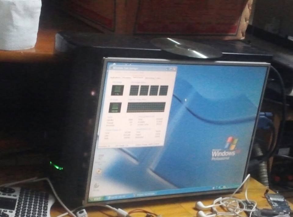 bộ máy cpu 4 nhân liền màn hình đâyyyyyy... - 1