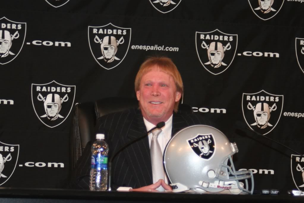 Mark Davis emphasizes Raiders could move to LA