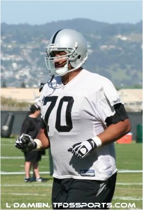 Right Tackle unsettled in Oakland