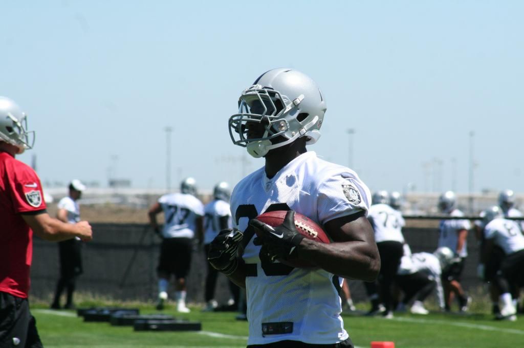 Latavius Murrary photo IMG_6054_zps0ad54bcc.jpg