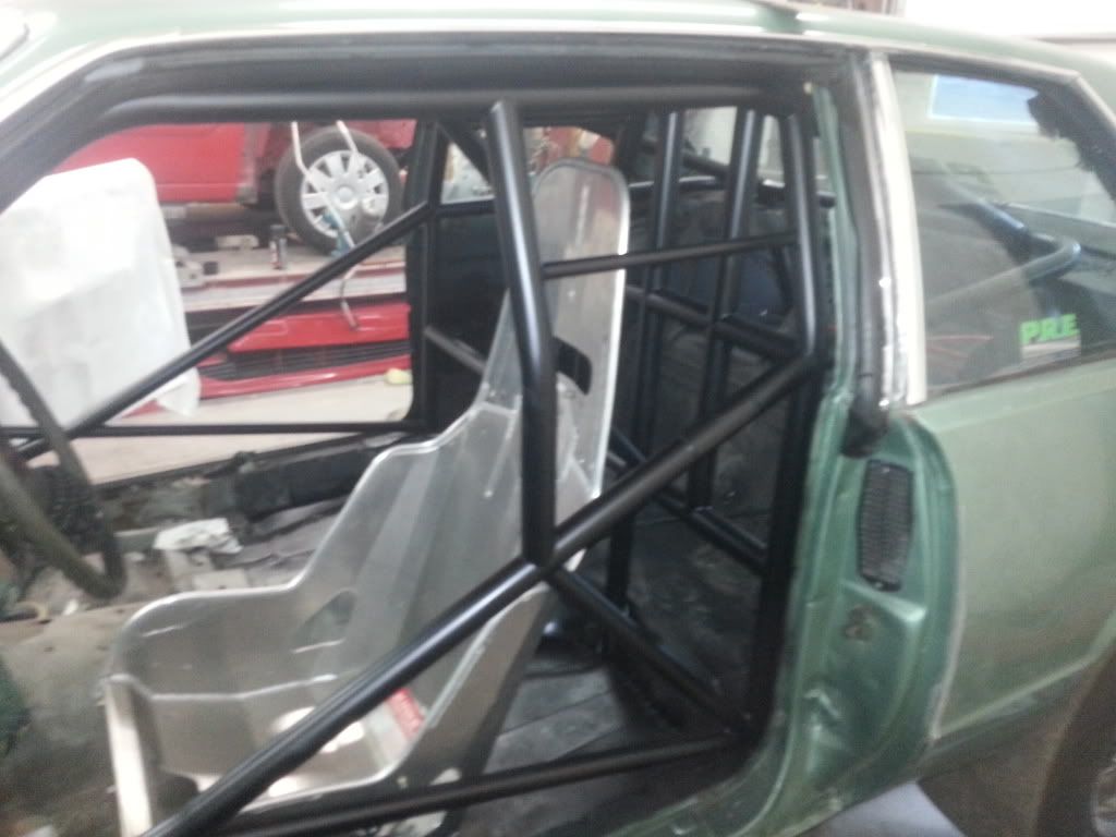 1978 Malibu 25.5 Chassis roller 9000