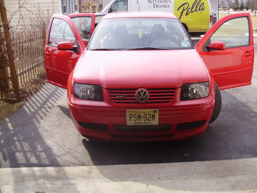 http://i448.photobucket.com/albums/qq210/nades_photo/New%20Jetta/auto003.jpg